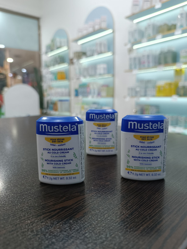 خرید استیک لب و گونه موستلا mustela