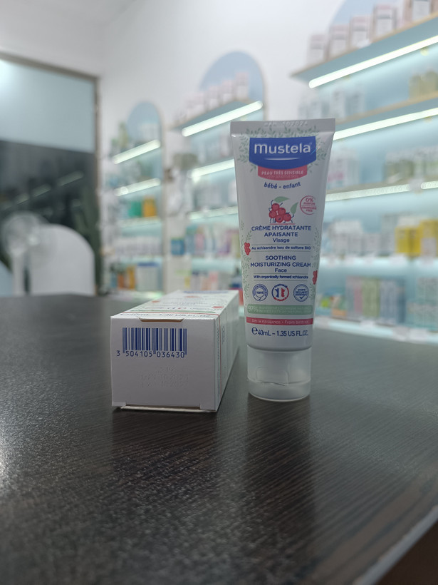 کرم صورت مرطوب کننده سوتینگ پوست حساس موستلا ۴۰میل mustela