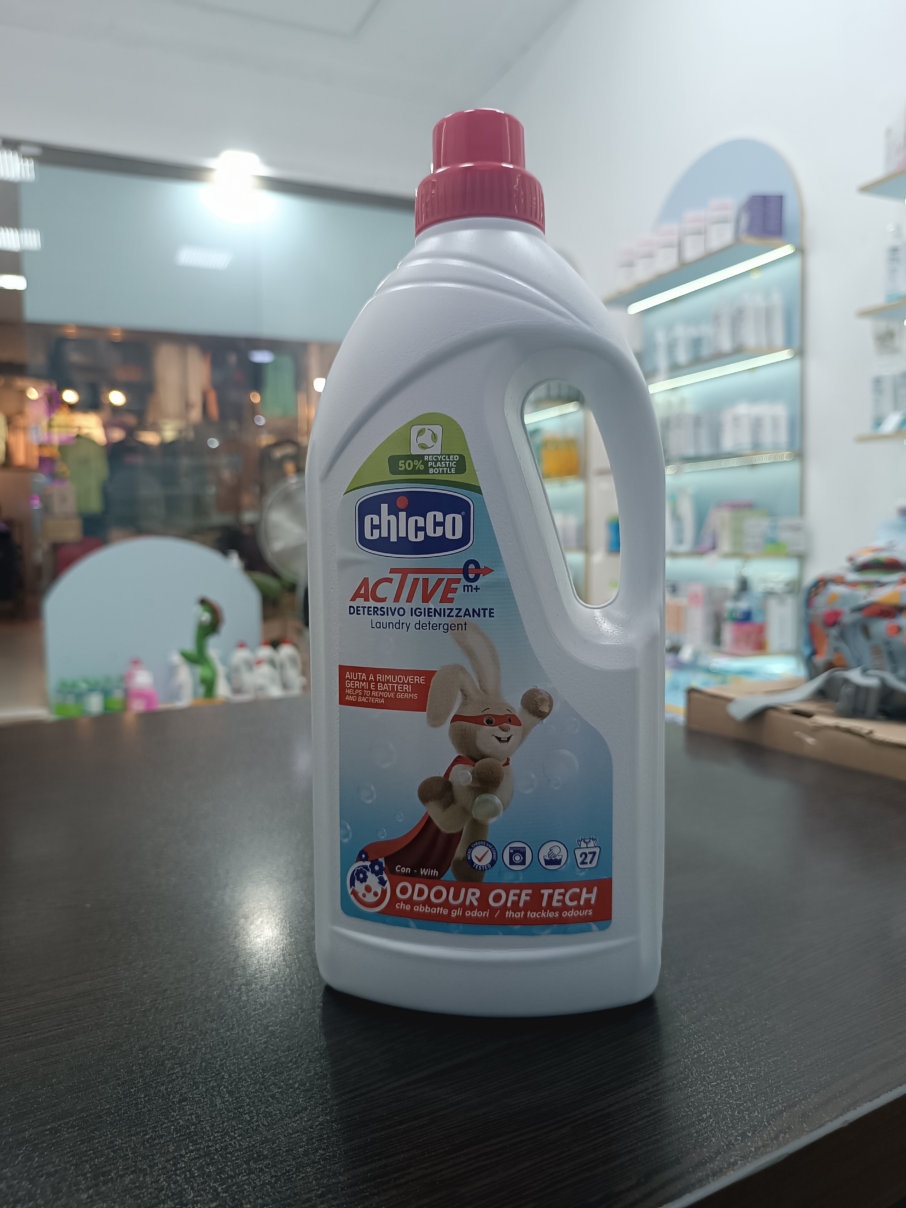 مایع لباسشویی درب قرمز مدل اکتیو چیکو 1/5لیترchicco